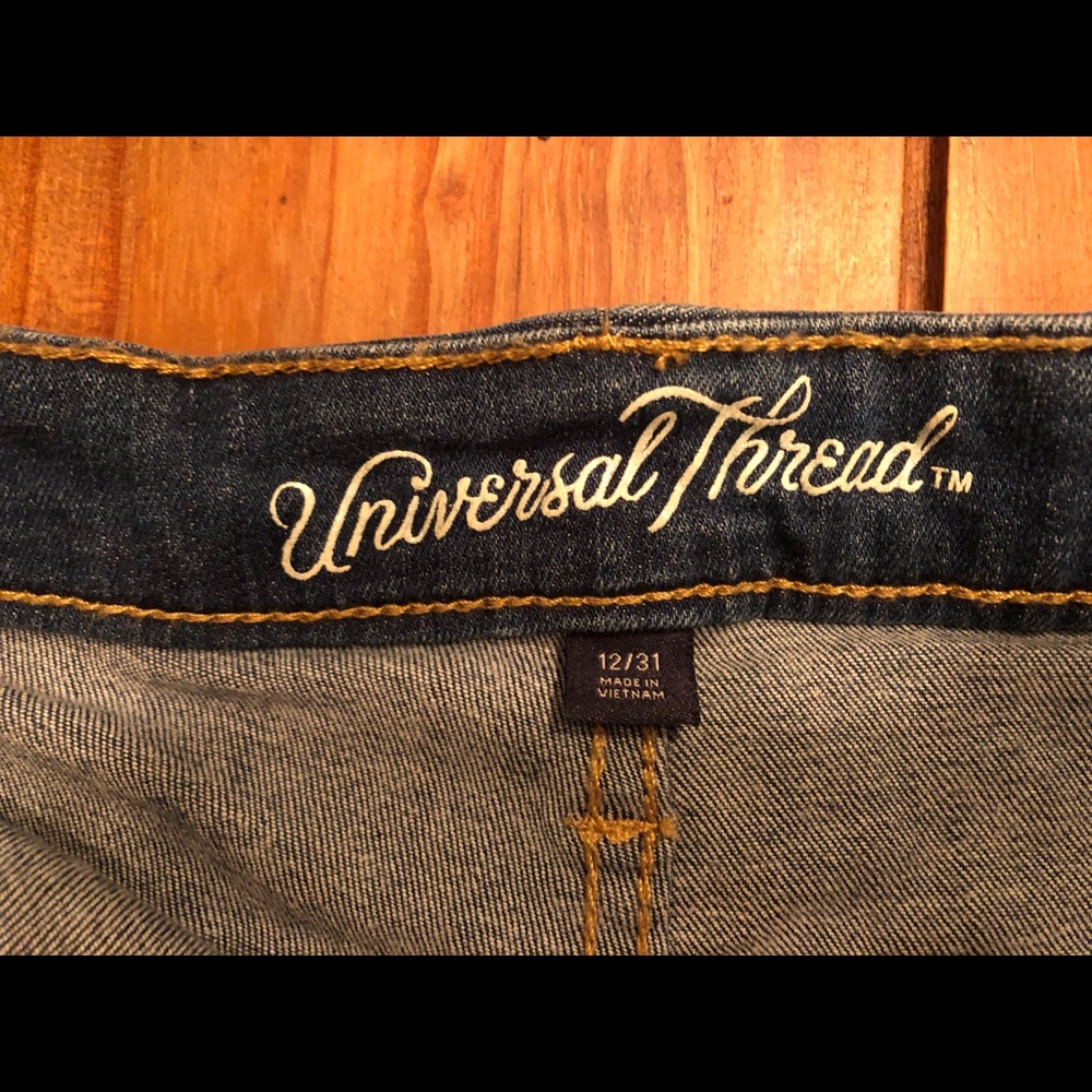 Universal Thread Shorts - Picture 2 of 3